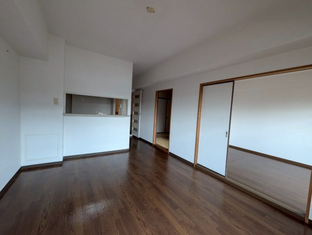 サニーサイド曽根の居間・リビング