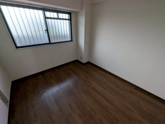 サニーサイド曽根の洋室