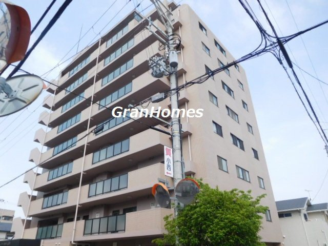 ロワイヤル元町の外観