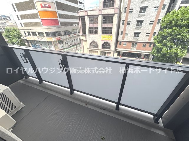 【バルコニー】