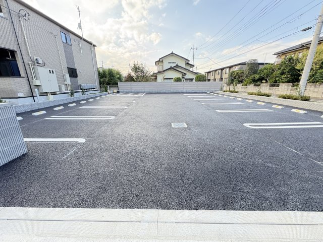 セレニティコートⅠの駐車場