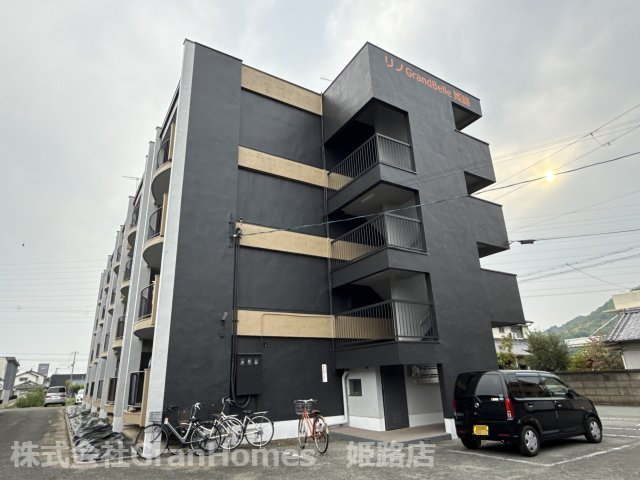 リノグランベル姫路の外観