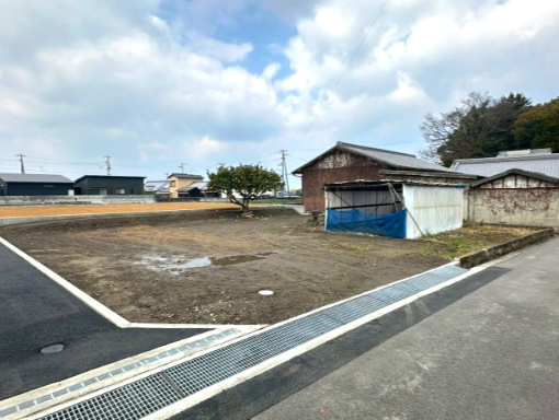 外山町　売土地　3区画の外観|陽当たり良好な平坦地！農地転用・造成後の引渡しで、スムーズに憧れの家づくりを始められます。