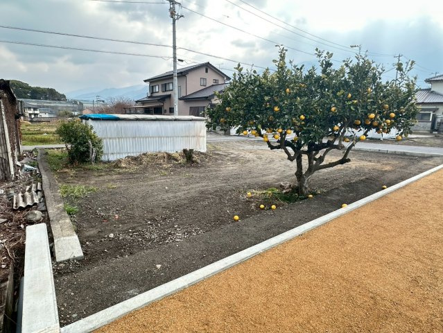 外山町　売土地　3区画の外観|東側道路に面した開放的な立地で、朝の光をたっぷり取り込める間取りが映えます。