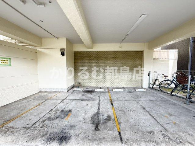 丸山マンションの駐車場