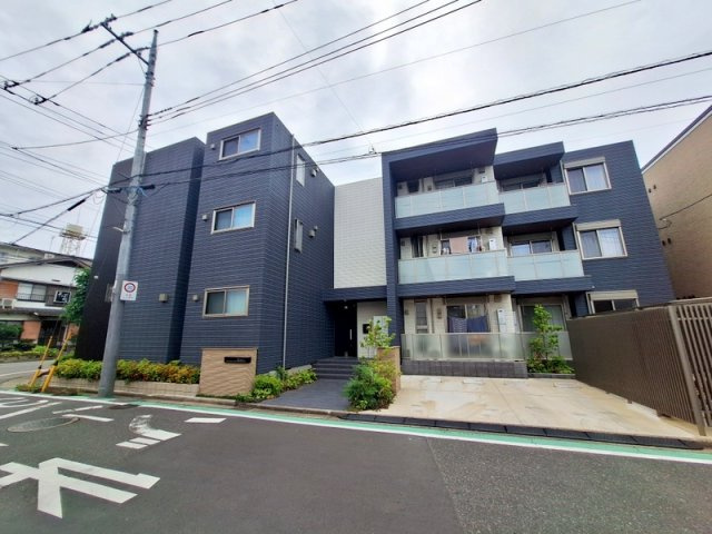 サフィールの駐車場