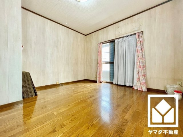 宇治市小倉町新田島の洋室