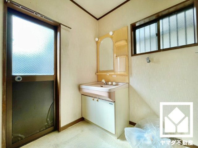 宇治市小倉町新田島の洗面所