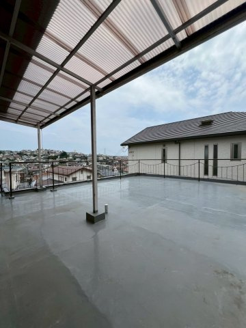 東朝霧丘戸建のバルコニー