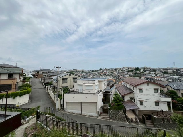 東朝霧丘戸建の展望