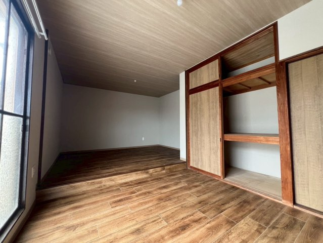 東朝霧丘戸建の内装