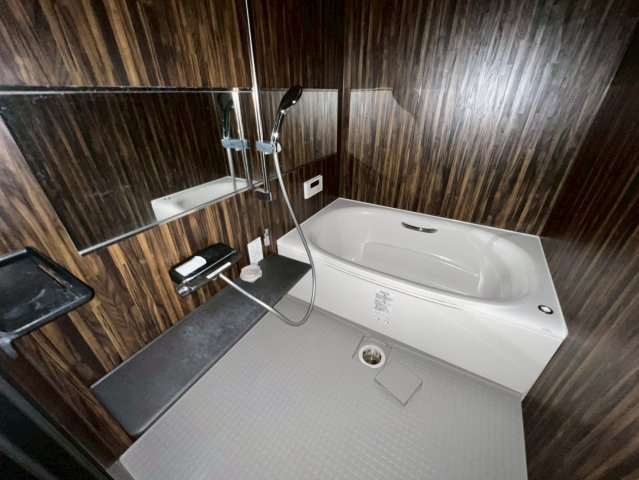 東朝霧丘戸建の浴室