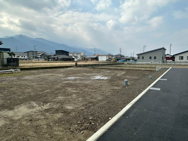 外山町　売土地　3区画の外観|【外観】広い敷地を活かし、1階にWICやパントリーを集約した家事ラク動線の提案も可能です。
