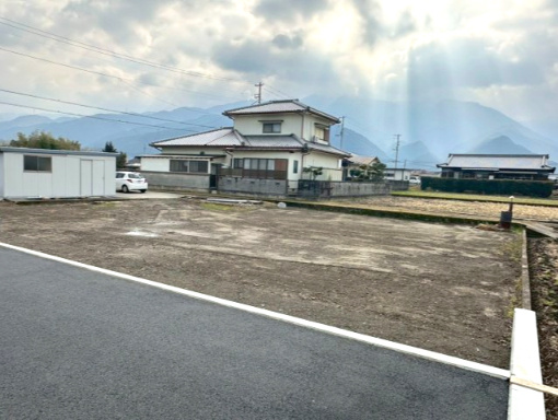 外山町　売土地　3区画の外観|【外観】73坪超の広々敷地は建築条件なし。お好きなハウスメーカー様でご希望の設計が可能です。