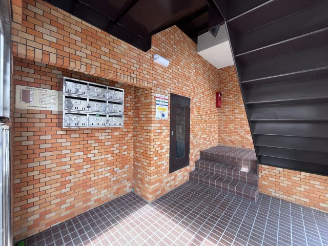 アメニティK＆K-1のエントランス