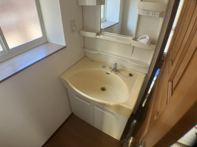 風見鶏戸建ての洗面所