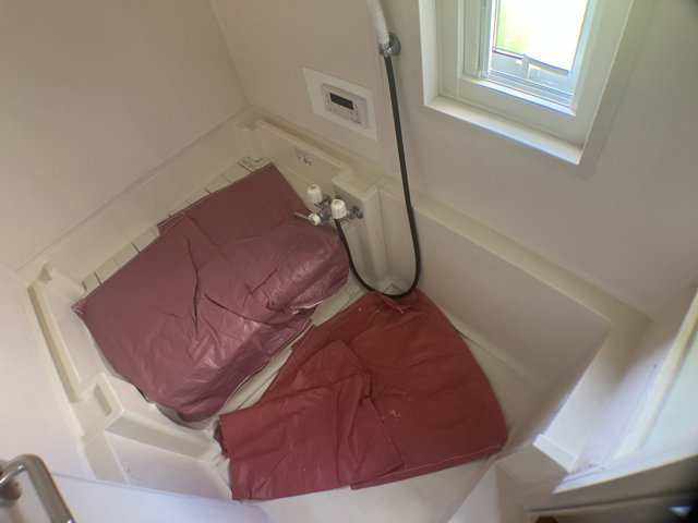 風見鶏戸建ての浴室