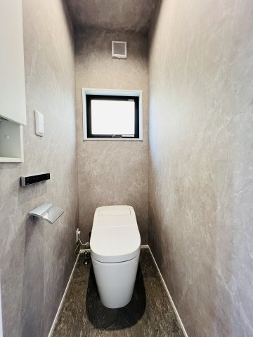 BLUE HORIZON ― 空と海を抱く家 ―のトイレ