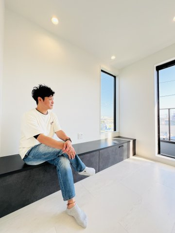 BLUE HORIZON ― 空と海を抱く家 ―の居間・リビング