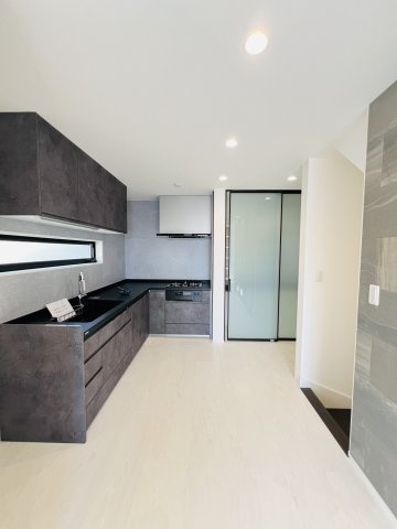 BLUE HORIZON ― 空と海を抱く家 ―の居間・リビング