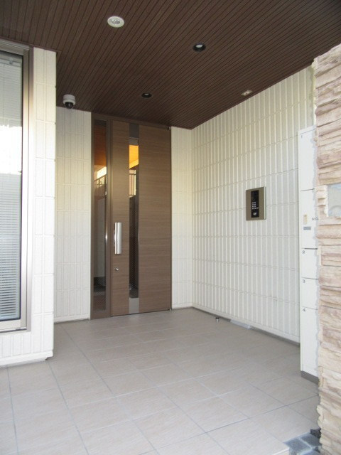 New safole 土呂町１丁目のエントランス|★駅待ち合わせでご案内が可能です★