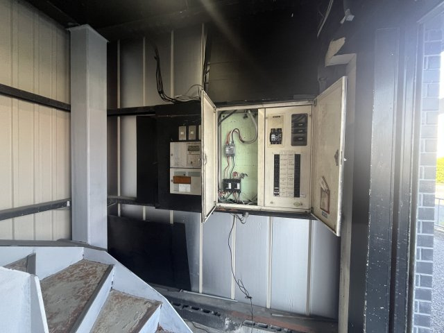 【設備】 | 八阪倉庫店舗