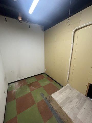 【設備】 | 八阪倉庫店舗