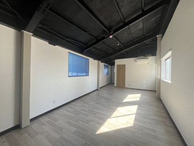 【内装】 | 八阪倉庫店舗