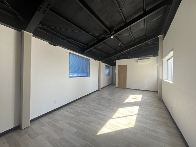 【内装】 | 八阪倉庫店舗