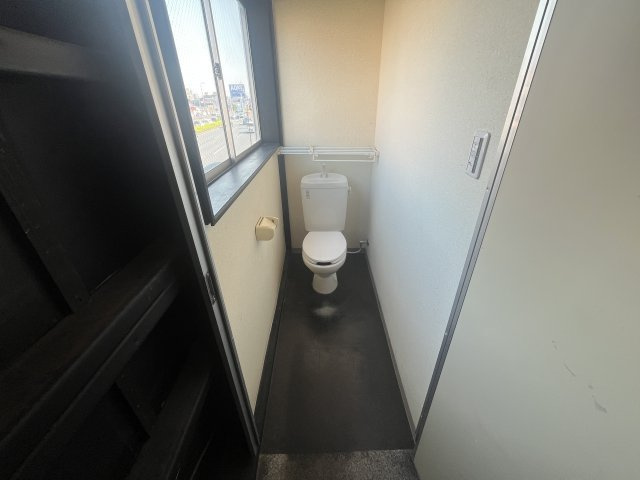 【トイレ】 | 八阪倉庫店舗