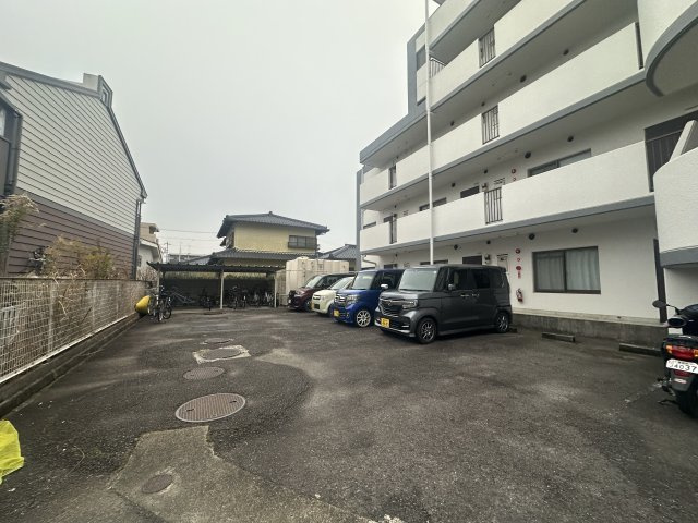 アネックスオノの駐車場