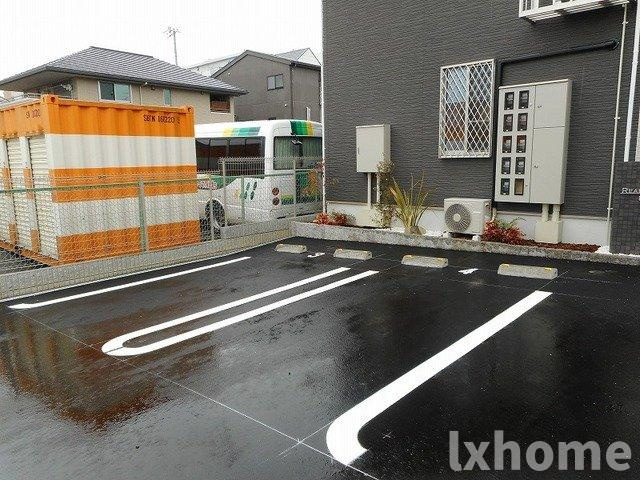 リアーレ丑寅の駐車場|車をお持ちの方に嬉しい駐車場付きの物件です