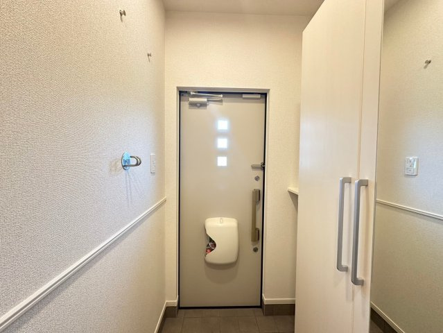 プラシードⅡB棟の玄関