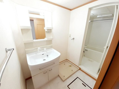 【洗面所】 | フィオーレ長行東二番館 | 洗面所です