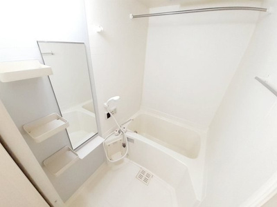 【浴室】 | フィオーレ長行東二番館 | ◆不動産すまラボの新プラン◆入居時の費用負担0円で入居可能！カード作成不要・簡単5分の審査です♪お気軽にお尋ねください♪