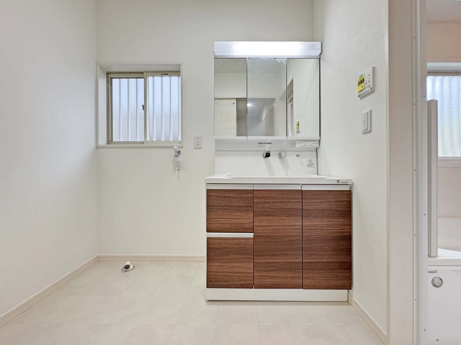 中古再生住宅：笠岡市大井南の独立洗面台|洗面脱衣