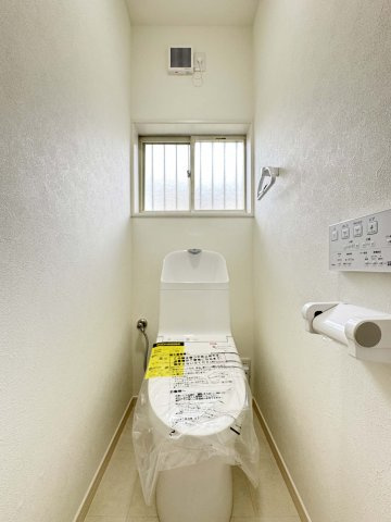 中古再生住宅：笠岡市大井南のトイレ|1階、2階に温水洗浄便座