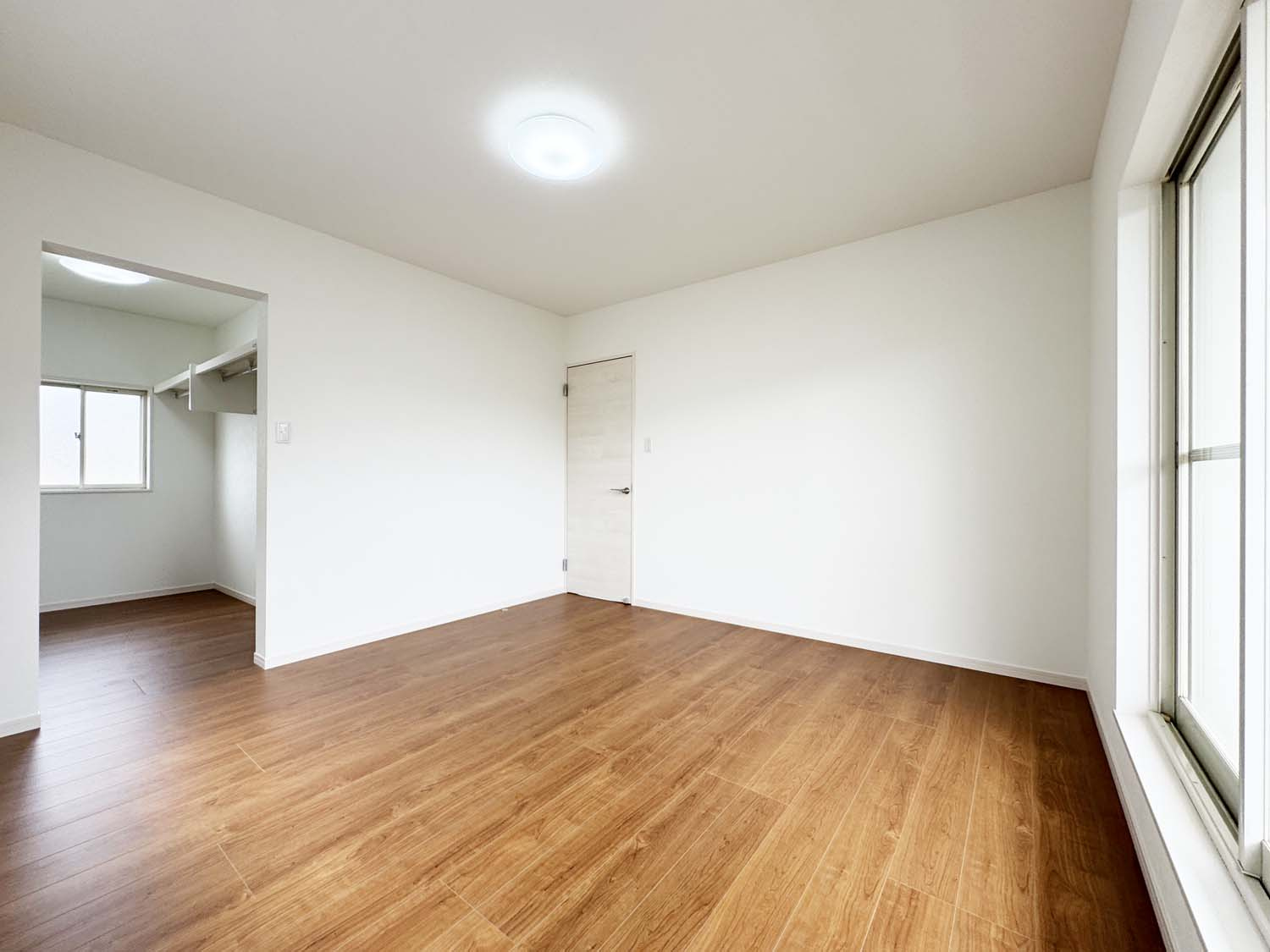 中古再生住宅：笠岡市大井南の洋室|洋室　各居室に収納スペースを確保