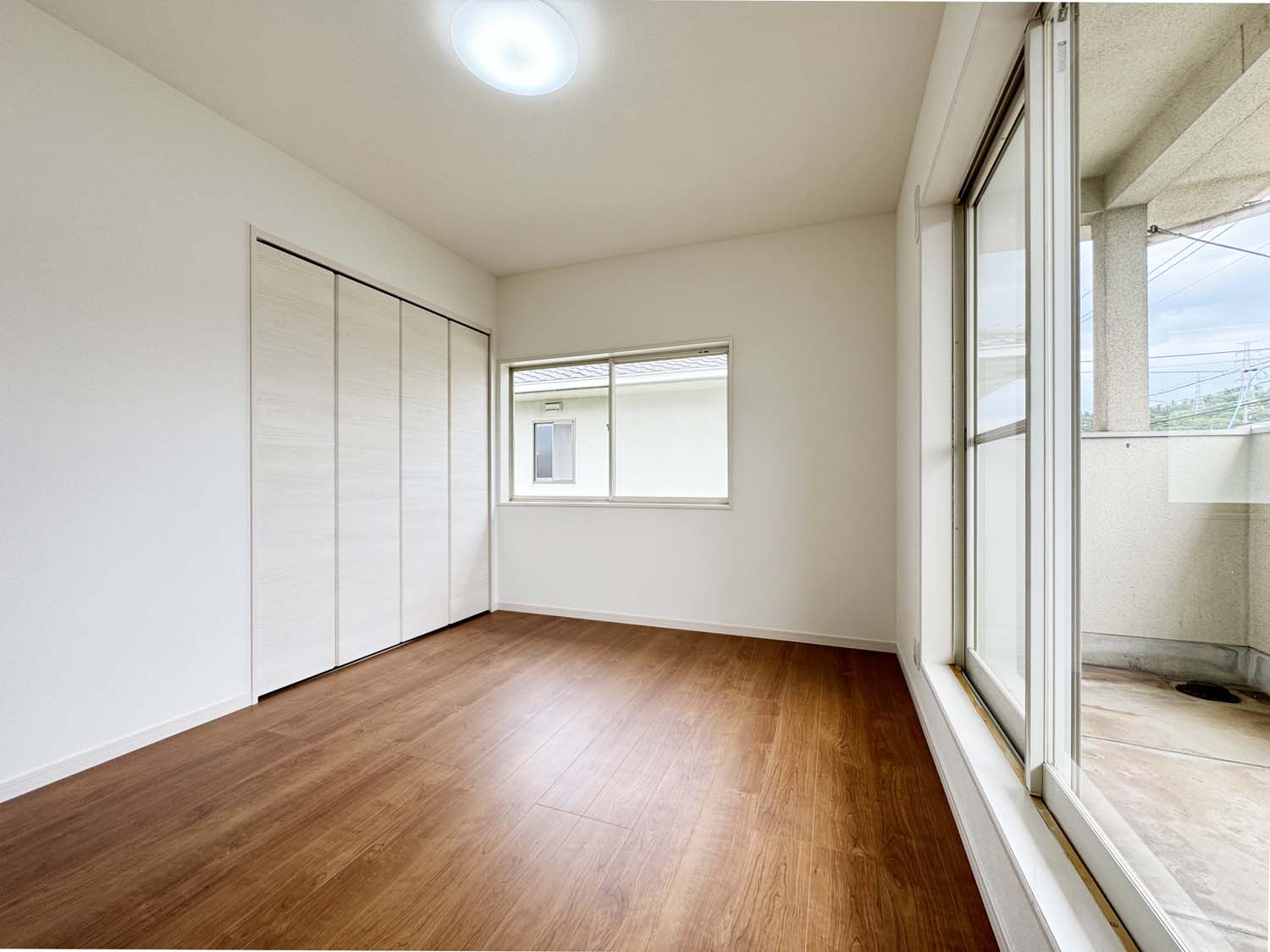 中古再生住宅：笠岡市大井南の洋室|洋室　各居室に収納スペースを確保