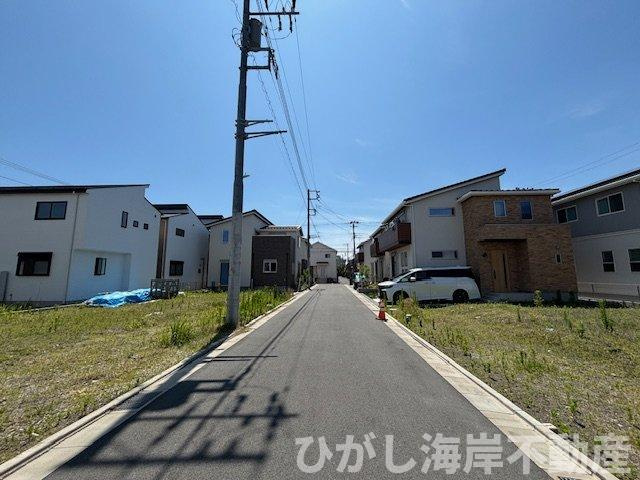 平塚市菫平　売地　全7区画の前面道路含む現地写真|現地外観