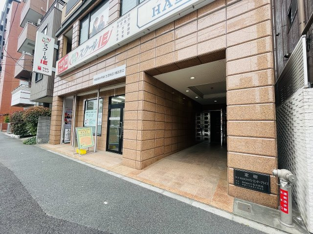 富栄ビルの外観