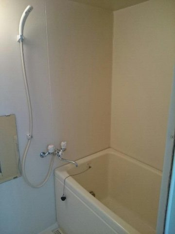 ＭｅｒｕＲｏｓｅ　Ⅱの浴室