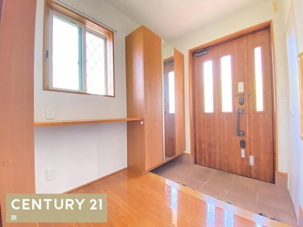 橋本市あやの台1丁目　中古戸建の玄関