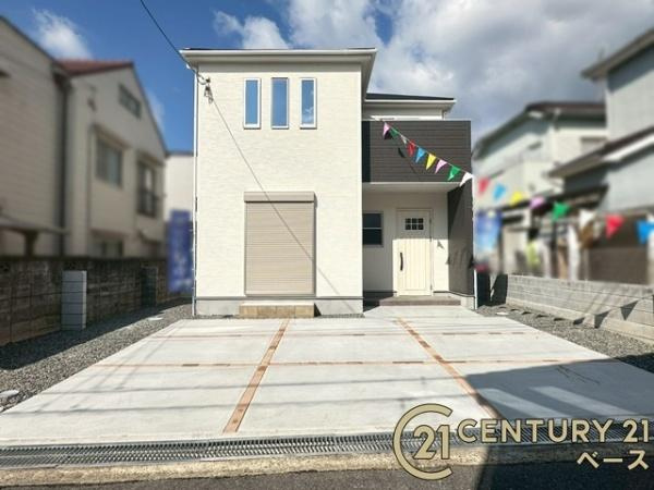 ファーストタウン三室 ／新築一戸建の駐車場|■現地撮影写真■駐車スペースは３台分完備！来客時なども安心です！