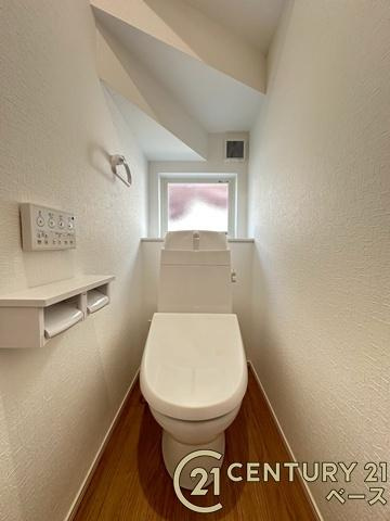ファーストタウン三室 ／新築一戸建のトイレ|■現地撮影写真■１・２階ともに清潔感ある綺麗なお手洗を完備！