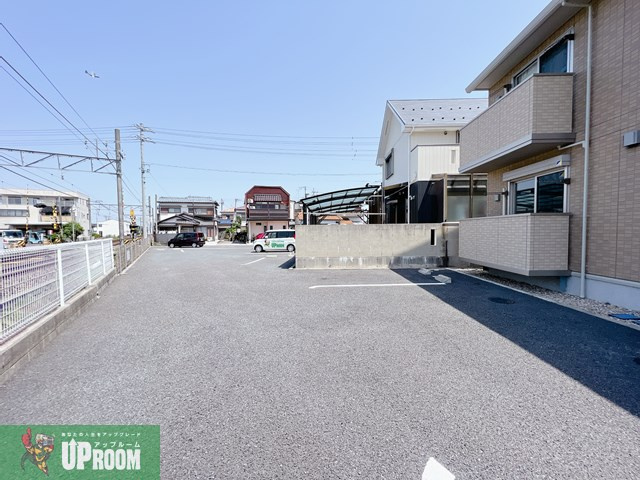 春日井市西屋町字西屋敷のアパートの駐車場