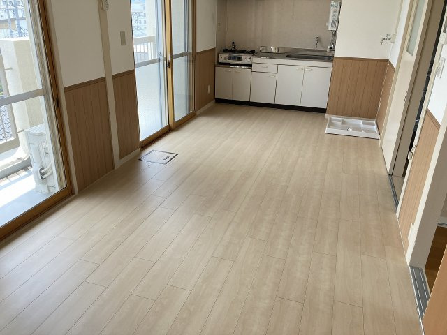 山本ビルの居間・リビング
