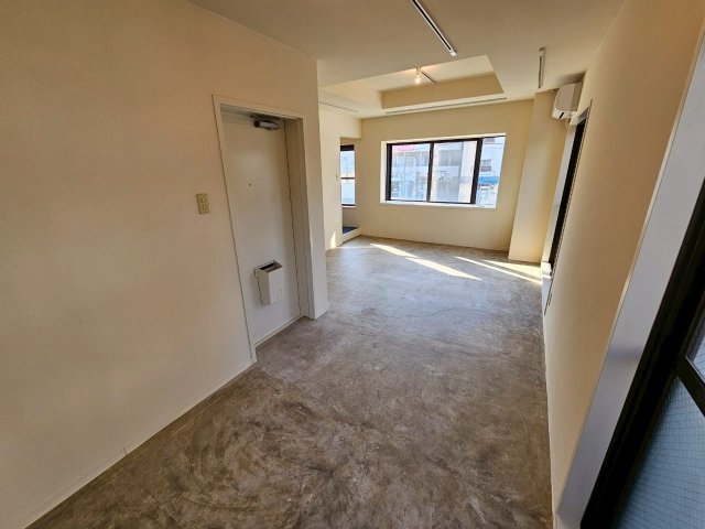 フォーライフ御影の玄関