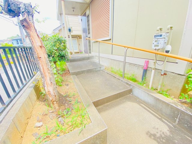 大和　中古戸建　軽量鉄骨のエントランス