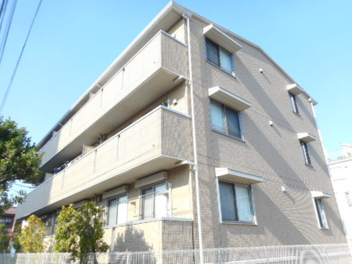 ファミール妙典の外観